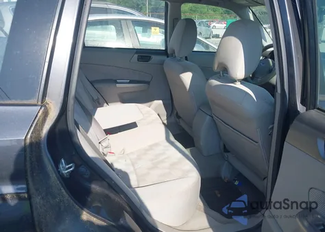 2010 Subaru Forester 2.5X z USA, uszkodzony, nr VIN JF2SH6BC1AG901044